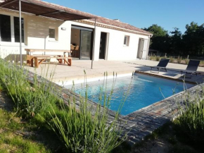 Villa pleine campagne, piscine chauffée , Lubéron